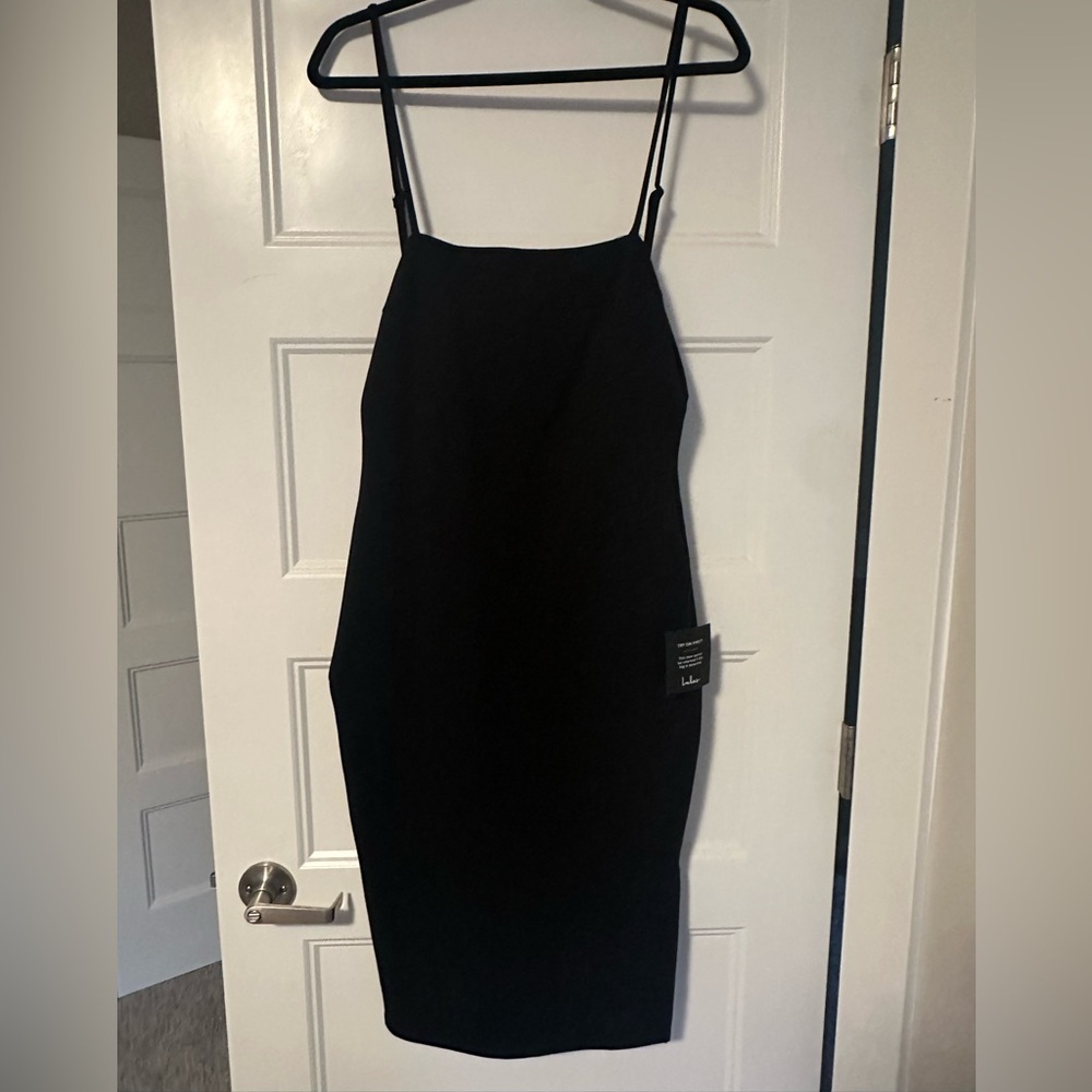 Lulus fitted black dress. Size medium. Tags attached